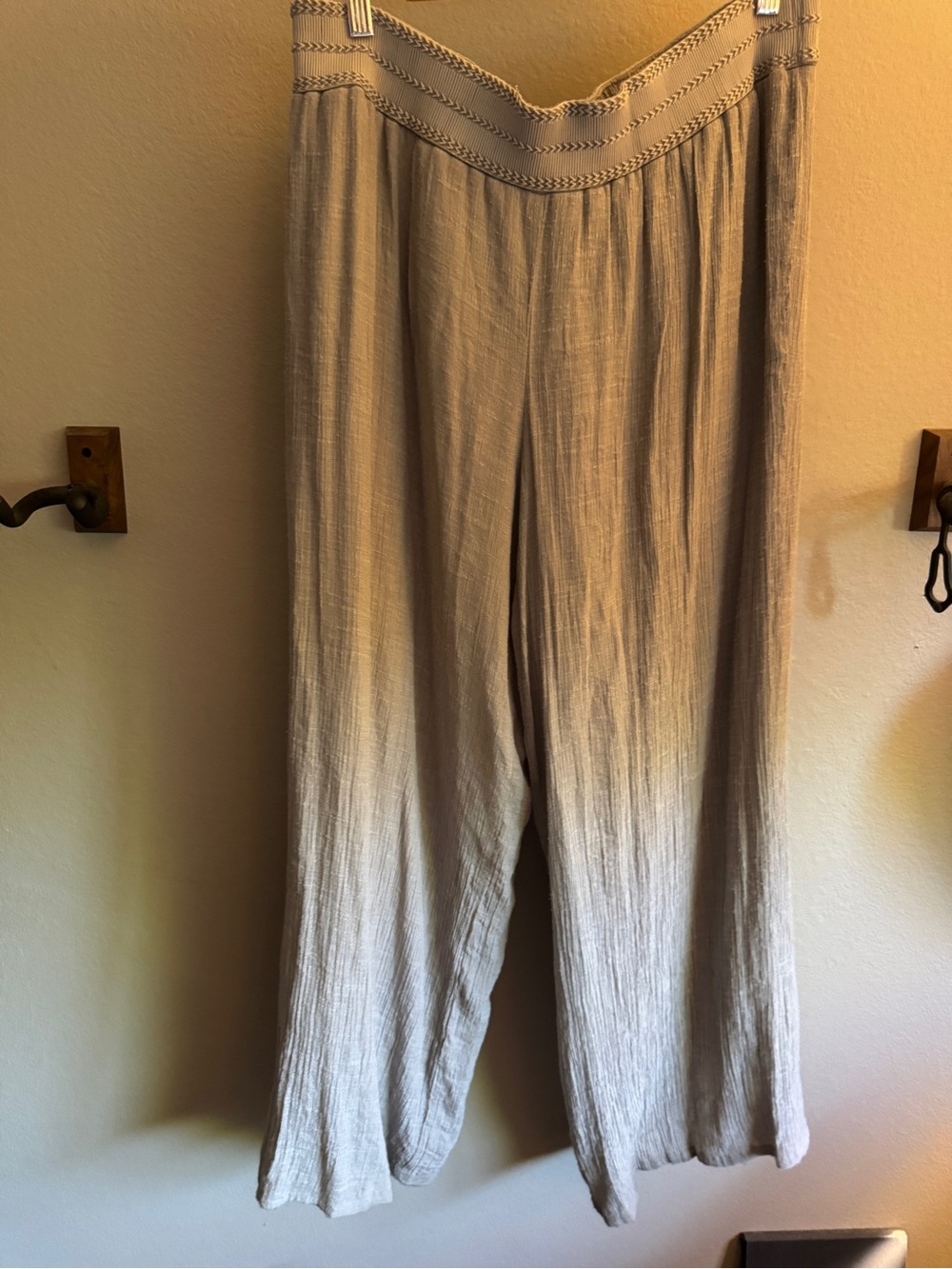Kohl's Apt 9 Taupe Elastic Waist Pants